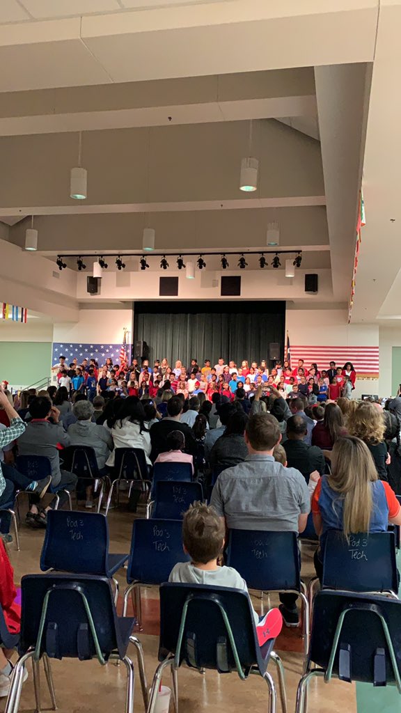 MMmoreno11's tweet photo. Enjoying the 4th grade performance!! @MissAllyMoore @dayleyhall https://t.co/VtSpEQOym8