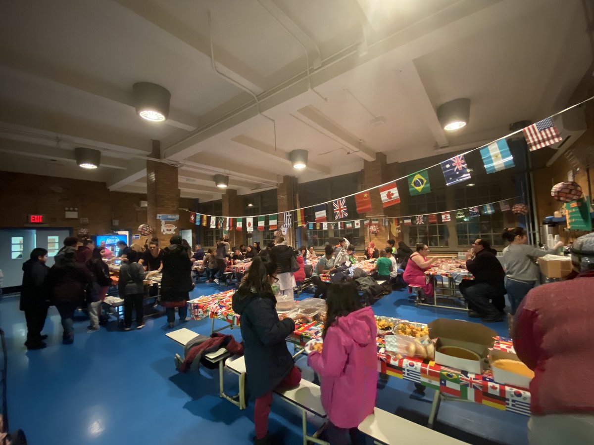 ps212k's tweet image. What an incredible event! Thank you to our spectacular PTA for hosting our families and celebrating our cultures &amp;amp; diversity. #multiculturalevent #bestptaever @PS212PTA @MarkTreyger718 @BKSOUTHCOUNSEL @DOEChancellor @D21_Community @PCD21K @thedegoviagroup @RinaHorne1 @CSABKLYN
