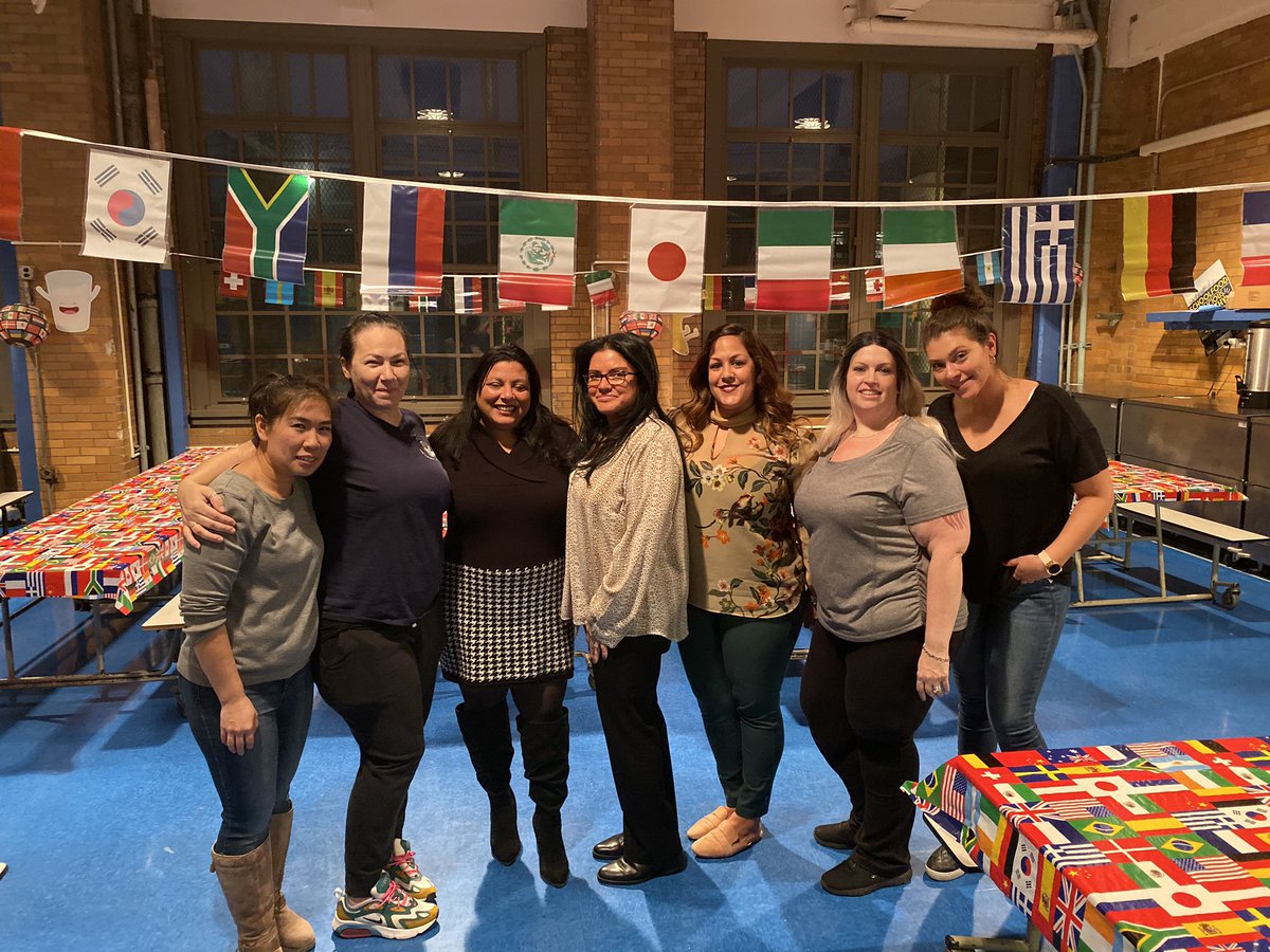 ps212k's tweet image. What an incredible event! Thank you to our spectacular PTA for hosting our families and celebrating our cultures &amp;amp; diversity. #multiculturalevent #bestptaever @PS212PTA @MarkTreyger718 @BKSOUTHCOUNSEL @DOEChancellor @D21_Community @PCD21K @thedegoviagroup @RinaHorne1 @CSABKLYN