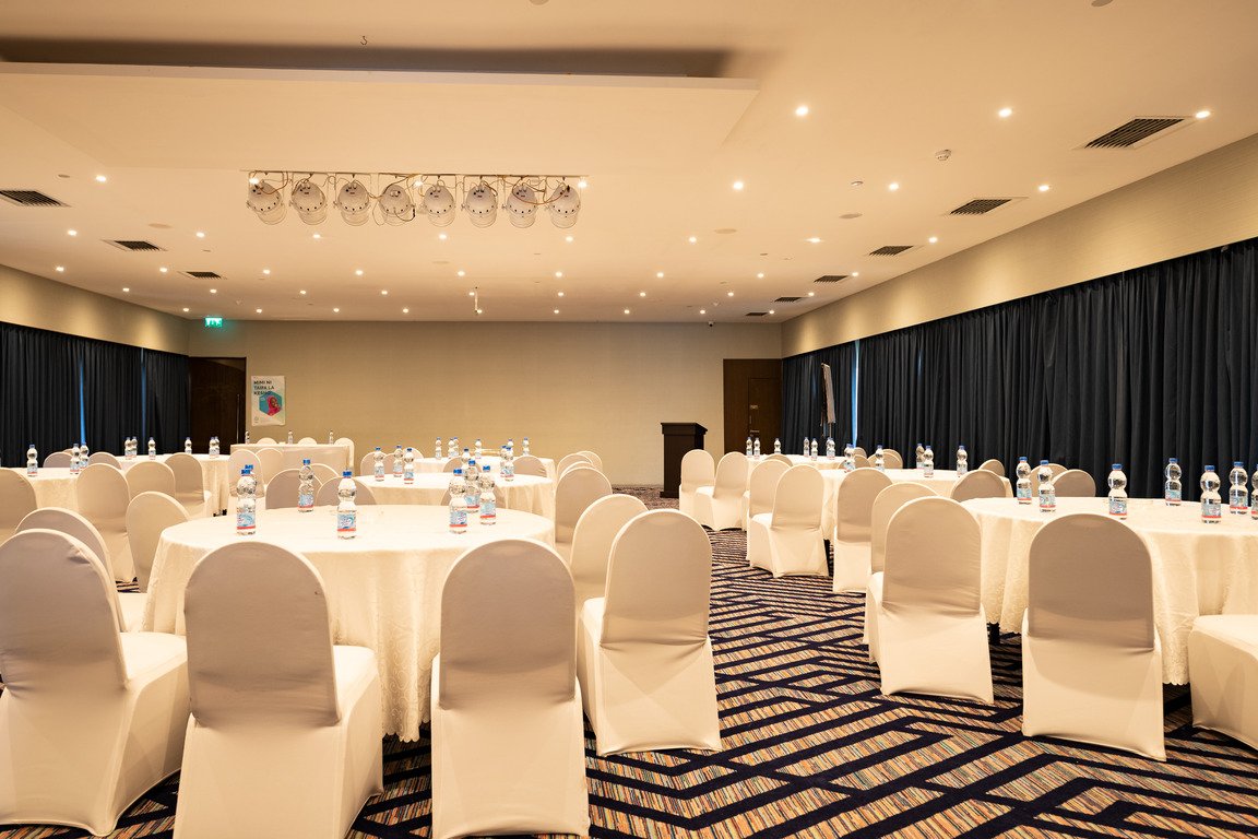 FourDar's tweet photo. Plan for your gala dinner or corporate event in our 3000 square ft ballroom, fully equipped with cutting edge audio-visual technology, complementary Wi-Fi service and an event space catering up to 300 guests. https://t.co/BXYIULYKSB