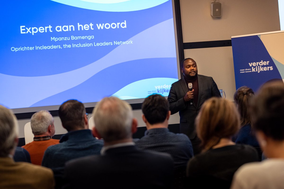 MpanzuBamenga's tweet image. Hoe loop je geen talent mis op de werkvloer?

Tijdens deze mooie bijeenkomst van #Verderkijkers gaf ik een lezing met praktische handvatten, tools en do’s &amp;amp; dont’s van inclusief HR-beleid voor MKB’ers om Diversiteit en Inclusie op werkvloer te realiseren.

#incleaders #openhiring
