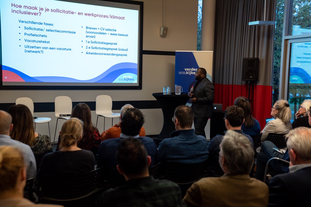 MpanzuBamenga's tweet image. Hoe loop je geen talent mis op de werkvloer?

Tijdens deze mooie bijeenkomst van #Verderkijkers gaf ik een lezing met praktische handvatten, tools en do’s &amp;amp; dont’s van inclusief HR-beleid voor MKB’ers om Diversiteit en Inclusie op werkvloer te realiseren.

#incleaders #openhiring