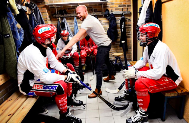 JPsporten's tweet photo. Jönköping Bandy har precis inlett den tredje raka säsongen i division 1. Målsättningen är att det blir den sista:
https://t.co/1SlxSEslb5
#bandy #svbandy #jkpg https://t.co/RehO87nMKC