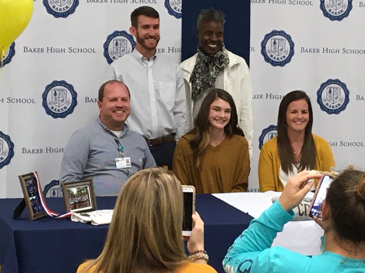 Congrats to Leslie Baxter and the cross country staff on her scholarship to Mississippi College. Go Hornets!