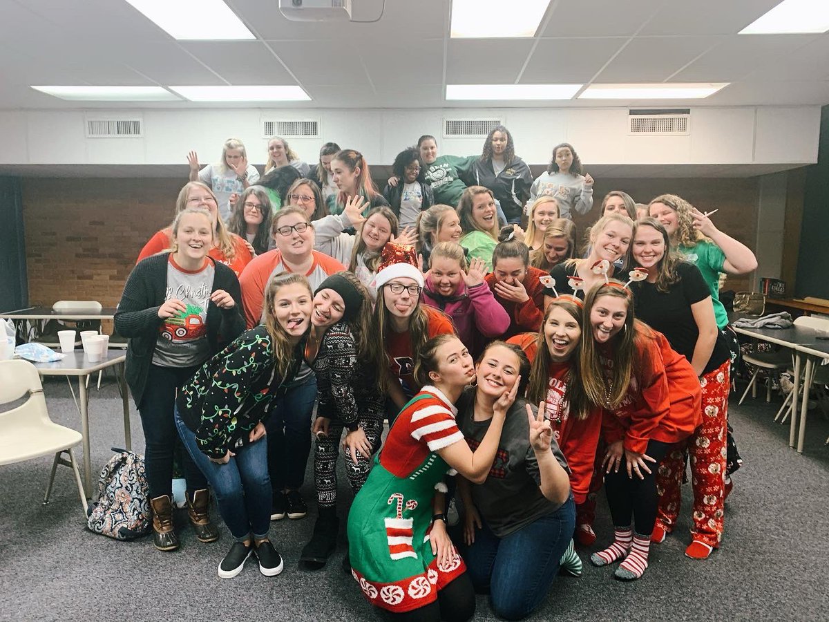 ☆ℂ𝕙𝕣𝕚𝕤𝕥𝕞𝕒𝕤 𝕋𝕣𝕚𝕧𝕚𝕒☆ and ★🅗🅞🅣 🅒🅞🅒🅞🅐★ all day long 🎄#trisigma #sistersquad