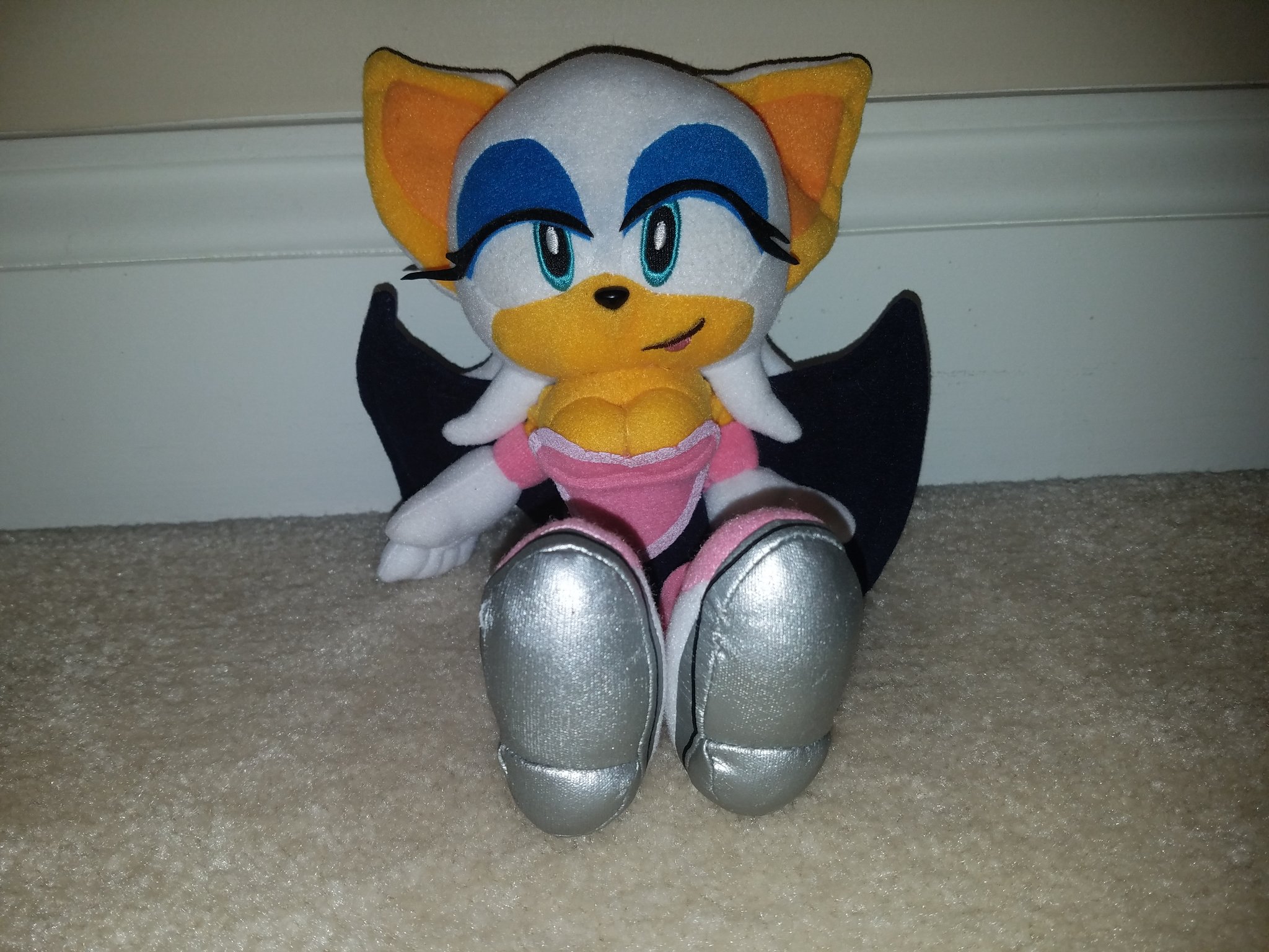 Ships Fast GE Great Eastern Sonic The Hedgehog 12" Rouge The Bat Plush