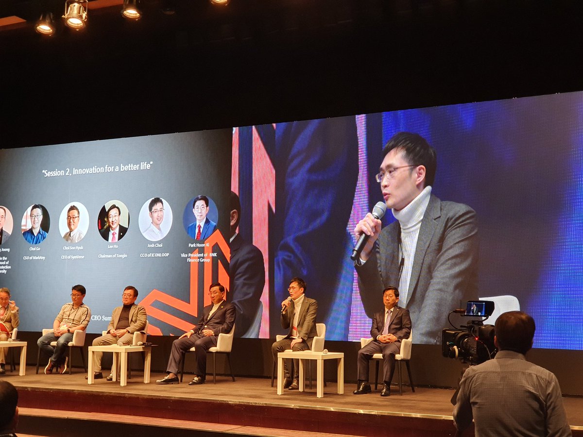 media_bcn's tweet image. #ICONLOOP CCO 최지영 대표.

`월드블록체인서밋마블스2019`서 `더 나은 삶을 위한 혁신`을 주제로 마이아이디(my-ID)를 통한 신원증명서비스와 개인주권의 중요성 강조.