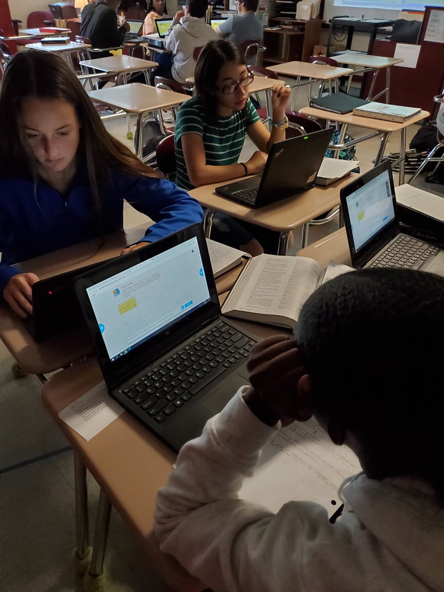 TechyBecky7's tweet photo. Love the teamwork in Mrs. Stroh's class @VBHSNation! Groups worked on theme from "The Crucible", then applied it using @nearpod's Collaboration feature to share cited evidence. 💙👍 #VBHStribe #TechInSDIRC #SPARK_IT #SDIRCproud #nearpod #VBHSNation #edtech #studentengagement https://t.co/beSbSts3JR