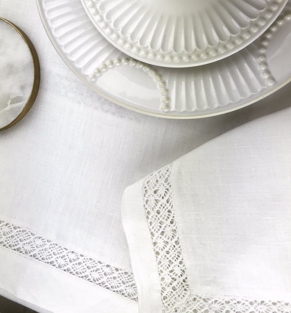 A sneak peek into some details from our upcoming Table Linen collection 🙌🏼

#lakairos #purelinen #lace #handmadeartistry #interiordesign #beauty #Classics #thanksgivingdecor #tablesettings