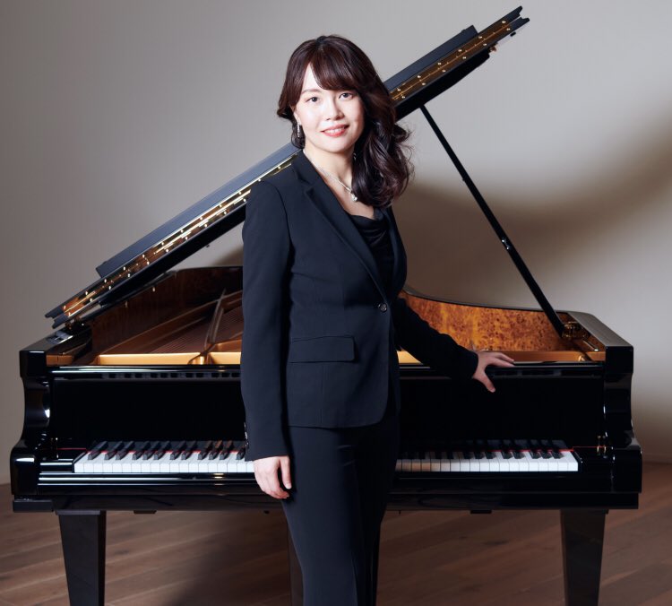 Yuko Ueno 上野 優子 本日発売の ムジカノーヴァ 誌12月号p 72 75に プロコフィエフ こどもの音楽ー12のやさしい小品 Op 65より タランテラ の演奏 指導について寄稿しました ご高覧いただければ幸いです なお 写真は今年9月に平舘平さんに撮っ Yuko Ueno 上野 優子 本日発売の ムジカノーヴァ 誌12月号p 72 75に プロコフィエフ こどもの音楽ー12のやさしい小品 Op 65より タランテラ の演奏 指導について寄稿しました ご高覧いただければ幸いです なお 写真は今年9月に平舘平さんに撮っ