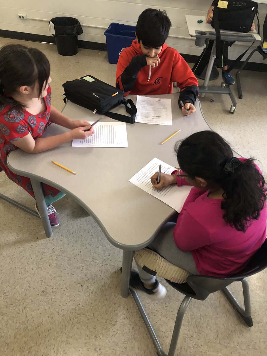 EuclidACE's tweet image. “When you learn, teach. When you get, give.” - M. Angelou #multiagelearning #ACE #peerediting #teamwork #EuclidExplores #RTSD26