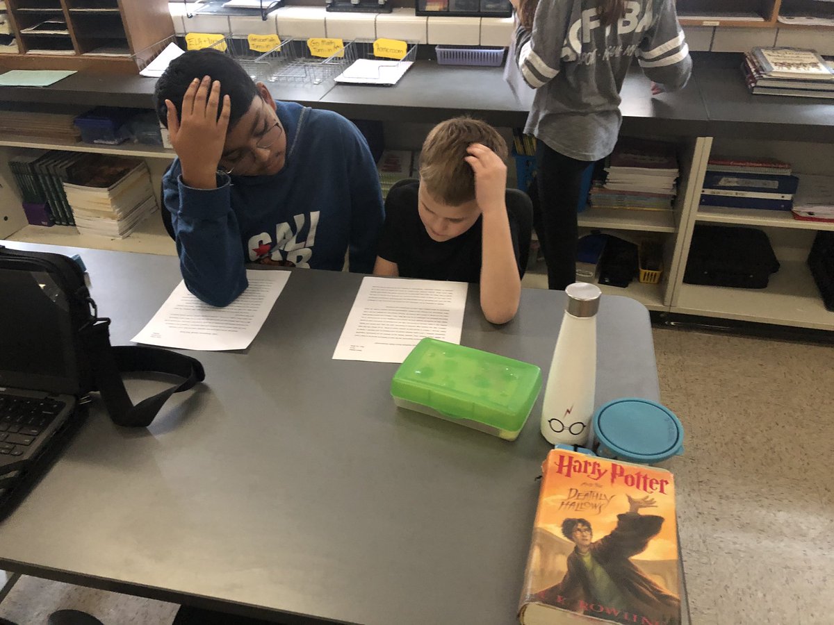 EuclidACE's tweet image. “When you learn, teach. When you get, give.” - M. Angelou #multiagelearning #ACE #peerediting #teamwork #EuclidExplores #RTSD26