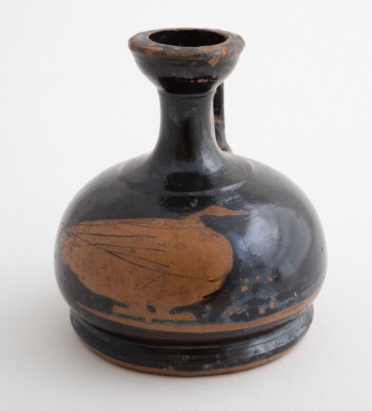 #Objectoftheday Our resident art connoisseur @ekcooper2010 has chosen this Attic Lekythos MU0105 dating to the 5th cent BC. 

Have you ever seen such a squat duck? 🦆 

📷 Effy Alexakis PHOTOWRITE