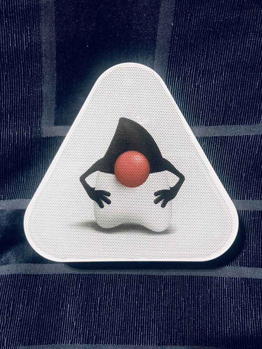 Sharat_Chander's tweet image. Coolest Bluetooth speaker 🔈 ever!

“@Java first. #Java always.”

#JavaTogether