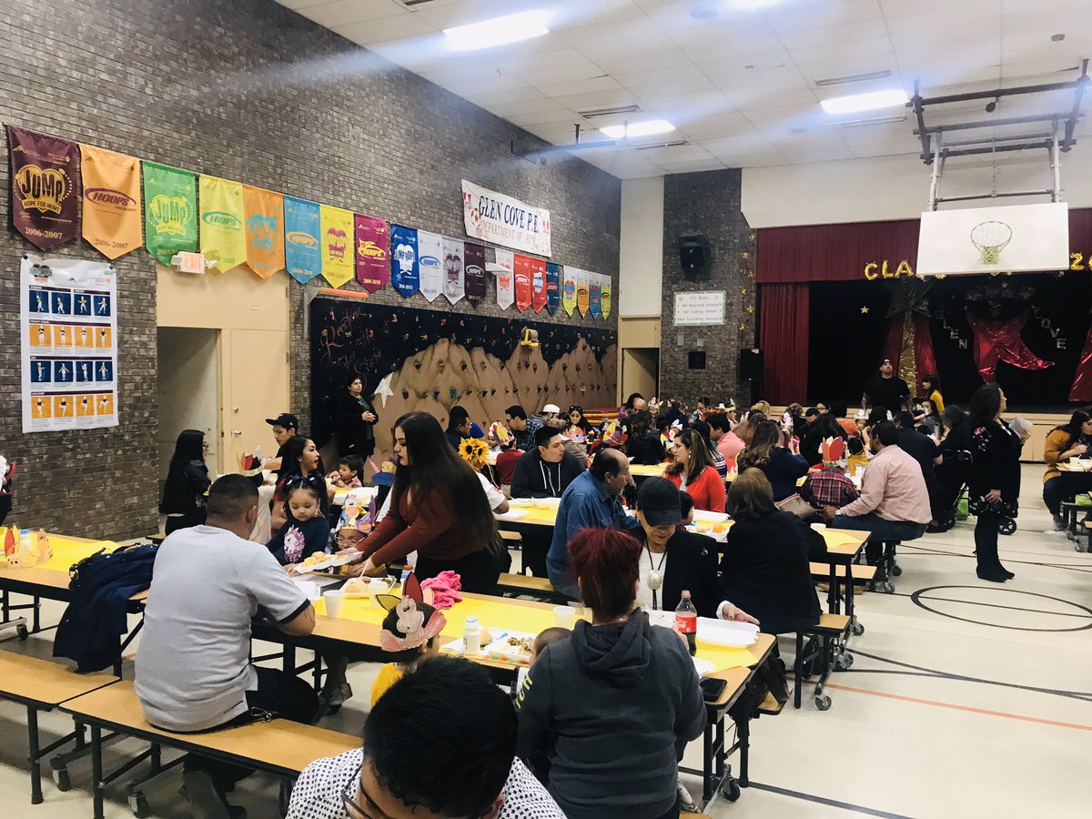GlenCoveElem's tweet photo. We are thankful for this meal, our ⭐️ families, our community and our ⭐️ faculty and staff @YsletaISD #ThanksgivingLunch2019 #KeepShining #KeepThanking #ThisisGlenCove ⭐️🦃⭐️🦃⭐️ https://t.co/KeIPu22wD4