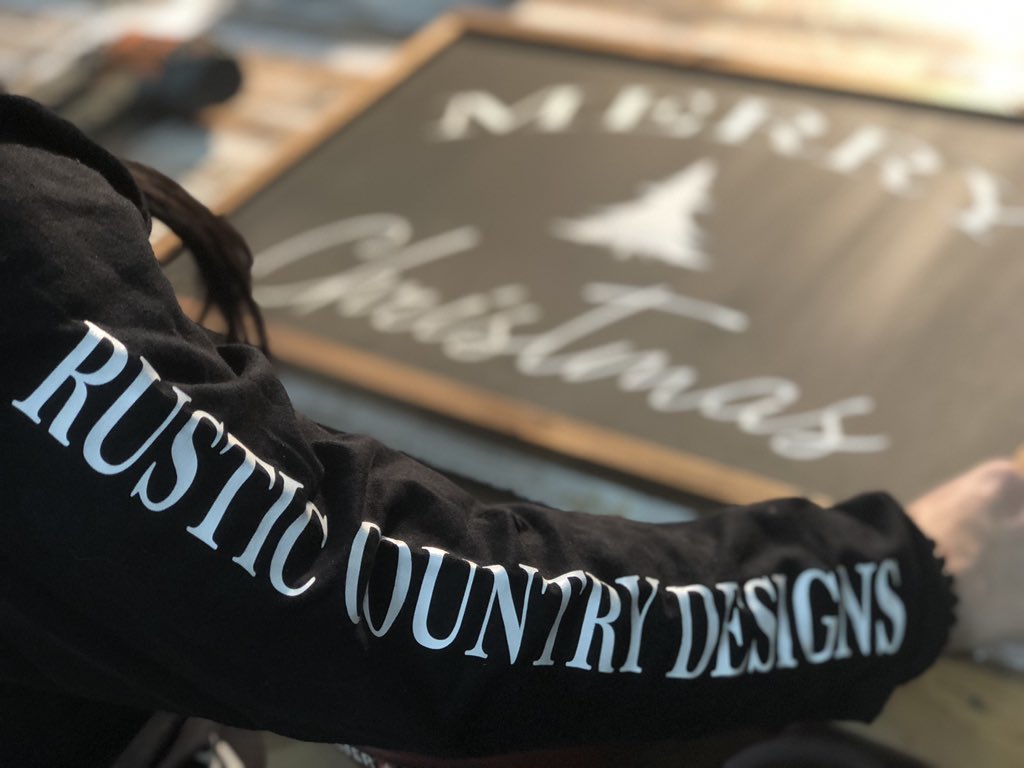 RusticJs's tweet image. Another shop day, prepping for the Holiday Season! If you’re looking for a quality Christmas gift, check out our online store: rusticcountrydesigns.ca 100% #canadianowned #sturgeonproud #yeg #albertasmallbusiness