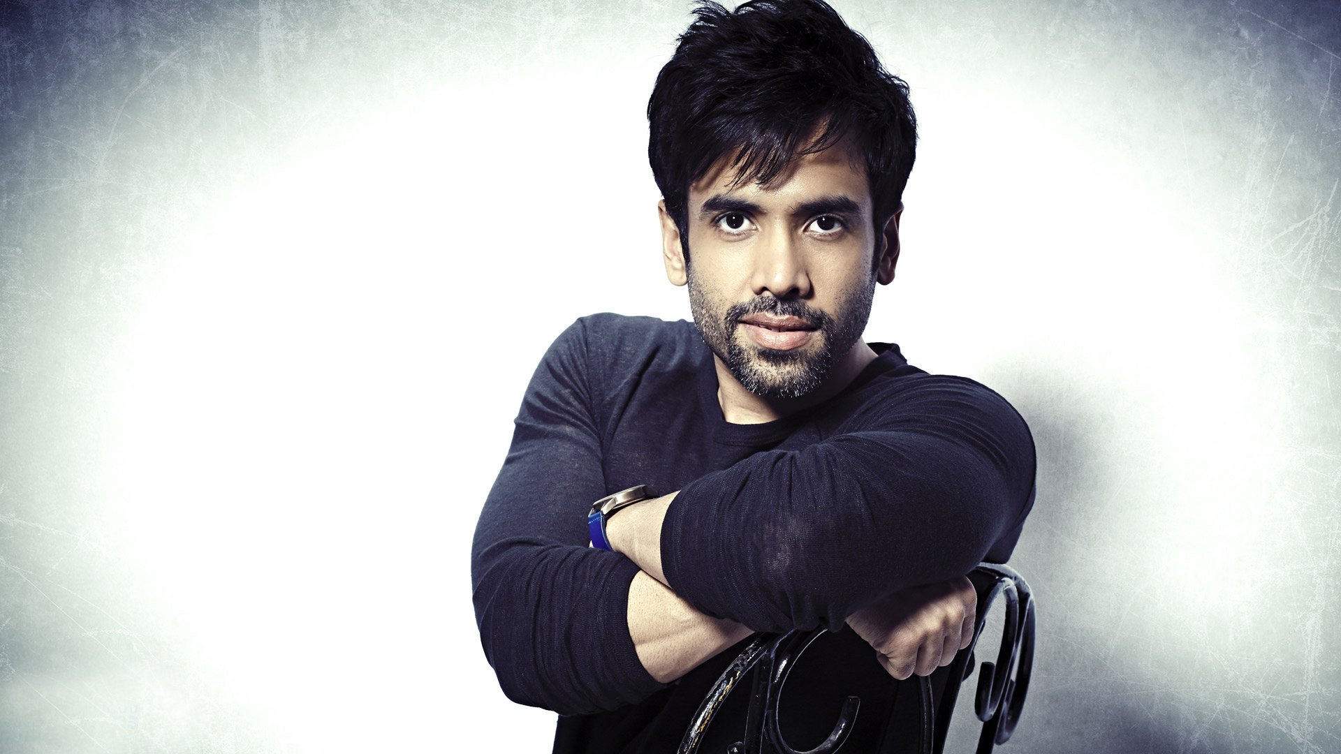 Because nobody else will wish him. Happy birthday tusshar Kapoor. 