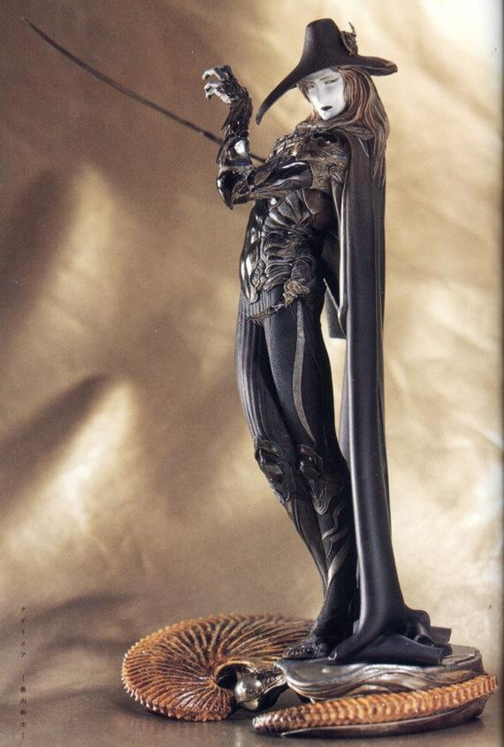 Here's another Takayuki Takeya statue of Vampire Hunter D. Nobody does a better job of translating Amano's ethereal paintings into three dimensional form!