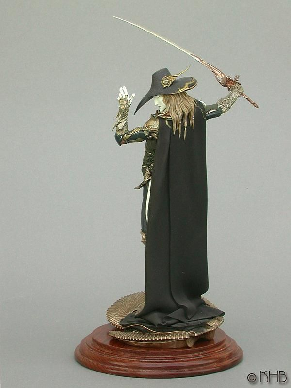 Keep in mind, the source illustration from Yoshitaka Amano was from the back view! Meaning Takayuki Takeya had to invent all those beautiful shapes for the front view himself!