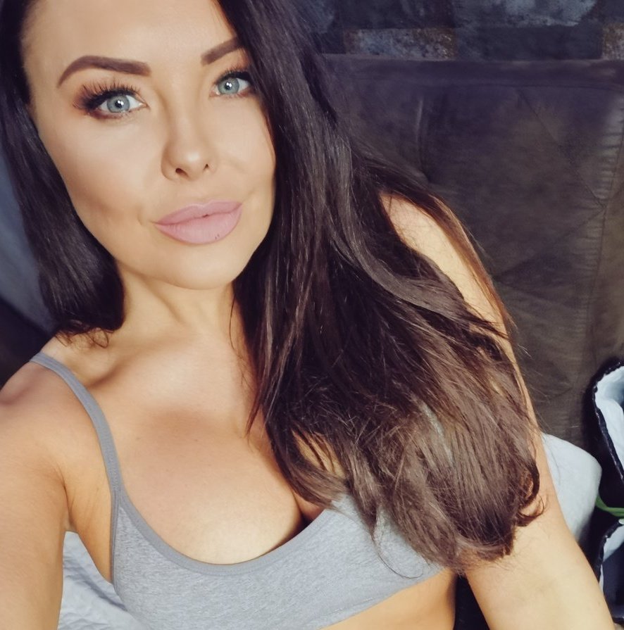 TW Pornstars - Sophie Hart. Twitter. I'm doing my 1 AND ONLY cams shift