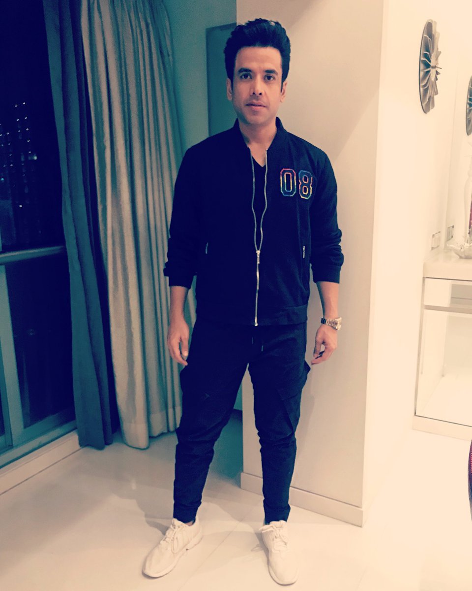 He bro #HappyBirthdayTussharKapoor
@TusshKapoor and very nice actor you bro