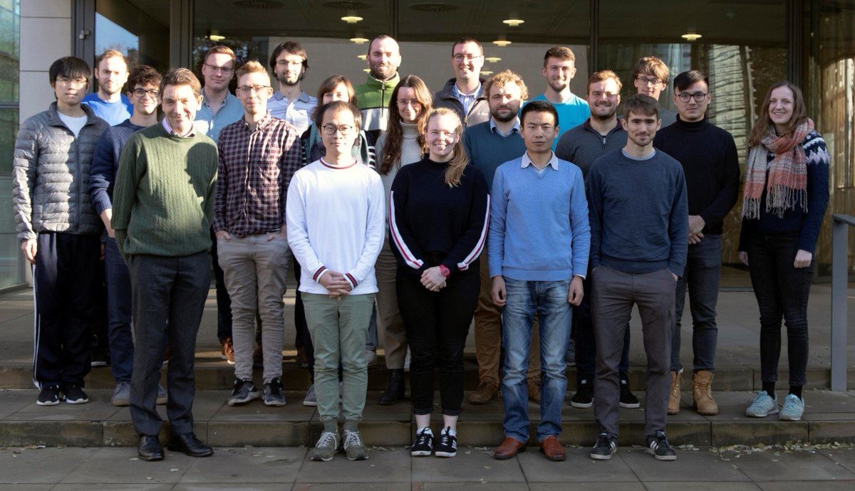 New year, new group photo (just say if you don't want to be seen with us @LorelScriven)! Welcome to all the new members joining us this academic year: our new Part IIs Isaac and Tom; new DPhils @kateleslie_, Bobby and Sebastian; our new post-docs Jeff and Jibin. #amazingandersons