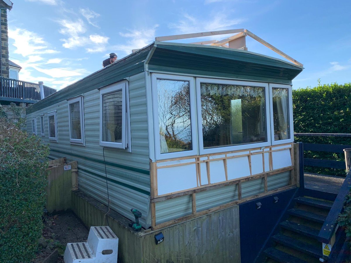 oipstatic's tweet image. Before and after at Barmouth. Cosalt Static re roof and re clad