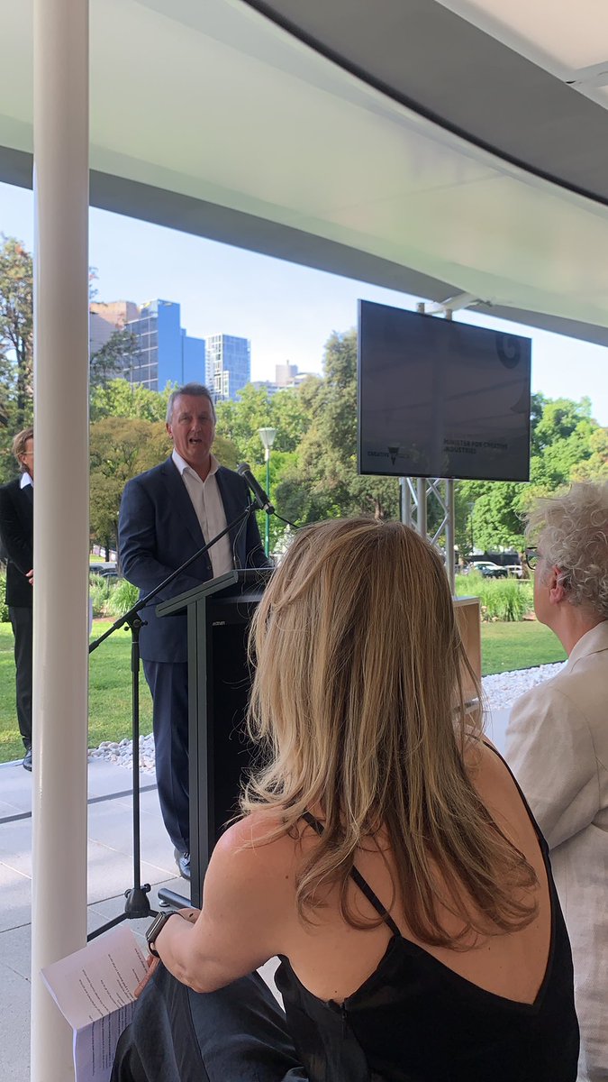 Your Creative tweet media