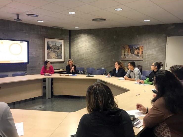 Quart_Actiu's tweet photo. Aquest cap de setmana es va fer una trobada, al @ccgirones, de regidors i regidores de joventut de municipis de menys de 5000 habitants per treballar junts pels joves i realitzar activitats mancomunades. Van sortir propostes molt xules pel 2020!
#Quartactiu #JovesdeQuart https://t.co/PYmhtNgkX2
