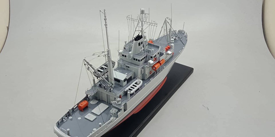 modelworkdirect's tweet image. USNS Salvor (ARS-52)is a Safeguard-class salvage ship, the second United States Navy, fine wood and resin made, our models are built planked on hull,Model by Modelworks.Call us @ 1-844-8MODELS or Visit us on Web @ modelworksdirect.com
#customshipmodel
#modelworksdirect