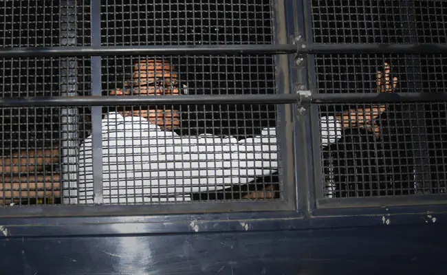 Top court seeks response from probe agency on P Chidambaram's bail plea in INX case.https://www.ndtv.com/india-news/top-court-seeks-response-from-probe-agency-on-p-chidambarams-bail-plea-in-inx-media-case-2135537 …