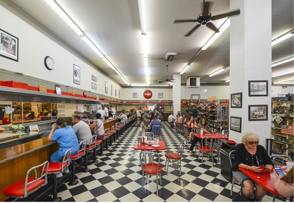 calwebguide's tweet image. The Last Woolworth Luncheonette in America Hides in Bakersfield

la.eater.com/2018/4/11/1722…