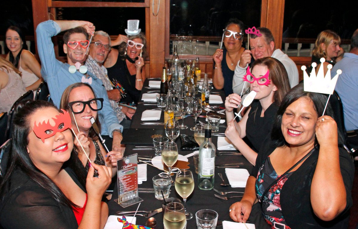 Saturday Lunch cruise SOLD OUT so grab the gang and join us for dinner. 😎
$89 Friday, $99 Saturday includes full contemporary buffet, desserts, selected beers , bubbles, soft drink and juice plus Brisbane River cruise.🌉🎡⛴️
To book: bit.ly/2CYC1Lq or 07 3221 1300