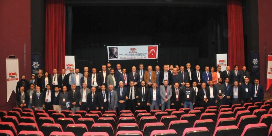 Feridun Fazıl Özsoy yazdı... YEREL MEDYA HERKESE GEREKLİ… 
gazetealbayrak.com/feridun-fazil-…