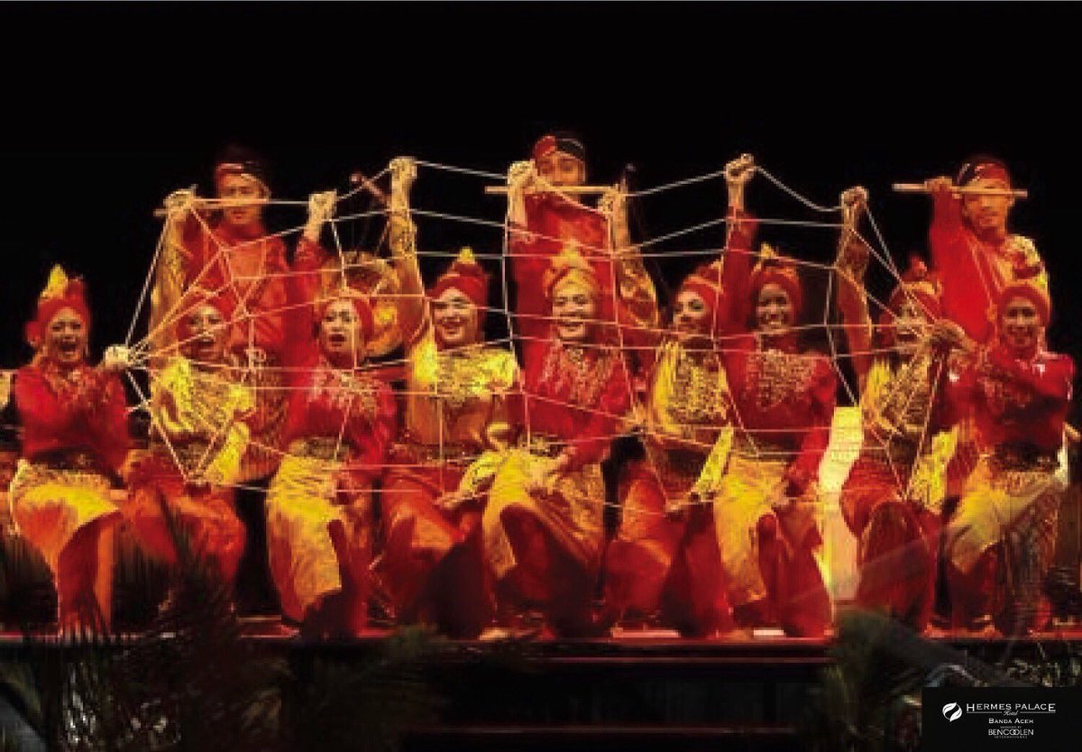 hermesaceh's tweet image. Tari Tarek Pukat merupakan salah satu tarian khas daerah Aceh, tarian ini menggambarkan aktivitas para nelayan yang menangkap ikan di laut. ... Tarian Tarek Pukat terinspirasi dari tradisi menarek pukat atau tradisi menarik jala yang sering dilakukan oleh masyarakat Aceh