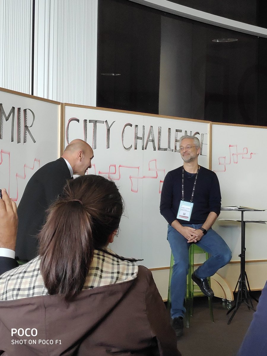 Karinaggiusti's tweet image. #SCEWC19  Participando del Smart.City_Lab workshop, World Bank / The Izmir city Challenger. #exploringtogether
#learningtogether