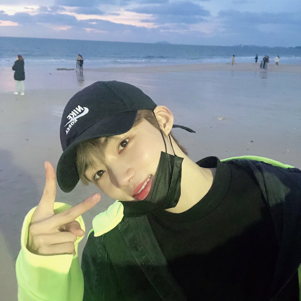 WE_THE_BOYZ's tweet photo. 나의 오랜 친구들과 #NewShot https://t.co/la6BrZZFJW