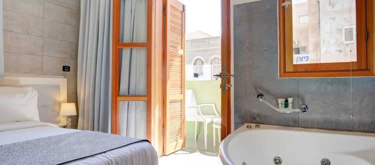 Cheap staying in Tel Aviv near Meditrenian? Easy
raphaelhotels-telaviv.com/room_category/…