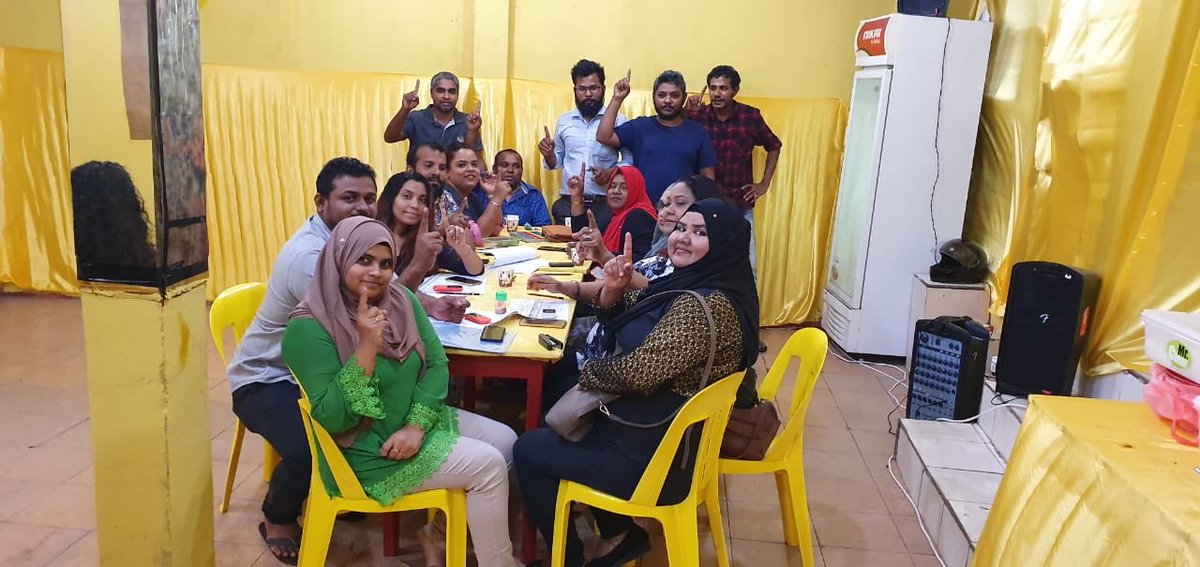 ShahuuRiza's tweet photo. Hurihaa beyfulhunves 22nov hukuru dhuvahu ona naib raees ge magaama @mdpshippe a vote dheyvaa.. Candidate no1 β
.. Shippe vi gurubaan hadhain nathaalaigen nuvaaney..
#AnniShippe
#VoteShippe01
#shippeok
#shippeforVP
#MDPLeadershipElection2019 https://t.co/tXjRdxpVEe