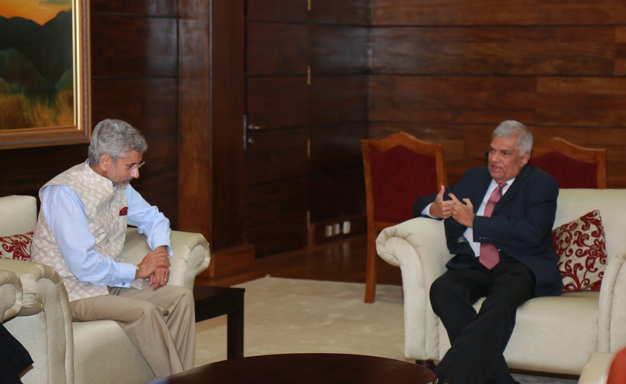 EJzdxaQU4AEV-Rd?format=jpg&name=large