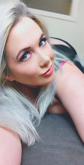 Discount on both of my Snapchat premiums today pm me  😈😈😈 https://t.co/fzRtHgkyam<a href="/tag/milf"class="tags"><span>#milf</span></a><a href="/tag/stepson"class="tags"><span>#stepson</span></a><a href="/tag/stepmum"class="tags"><span>#stepmum</span></a>