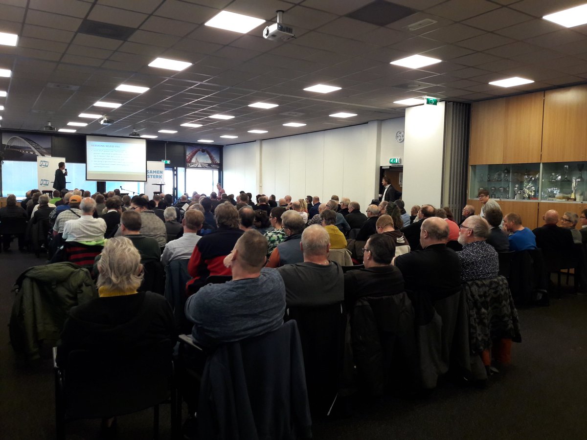 Volle bak bij landelijke kaderdag #SW We beginnen met onze campagne #SocialeOntwikkelbedrijven om de doelgroep #Participatiewet wettelijk recht op ondersteuning en toegang tot sociale ontwikkelbedrijven te geven. #rechtopwerk <a href="/FNVOverheid/">FNV Overheid</a>