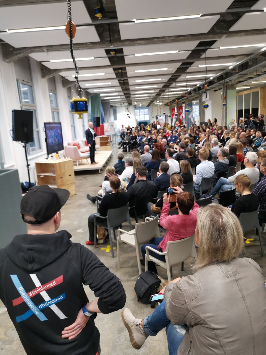 I have never believed that a small Community which started 3,5 years ago in a small conference room at Deutsche Bank is now a leading major global movement which includes most German Enterprise Customers. Working Out Loud #WOL rocks today with 250 people in  room #WOLCamp #WOLC19