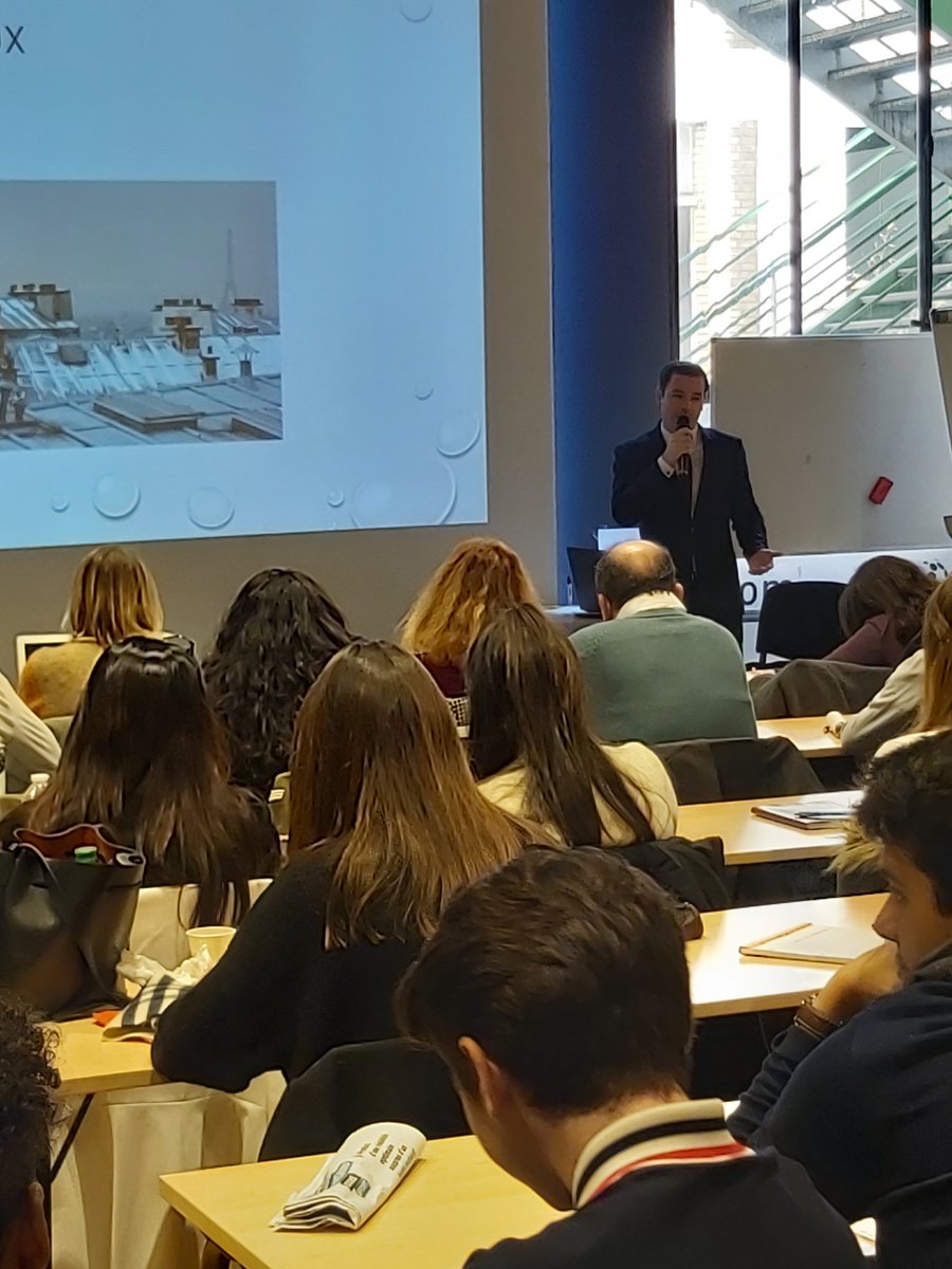 sciences_u's tweet photo. Conférence en cours au campus Paris-Montrouge avec  Gilles Frémont, Président fondateur de l'association nationale des gestionnaires de copropriétés #ANGC 
#immo #immobilier #conférence #campus #etudiants https://t.co/NxXwOxOvji
