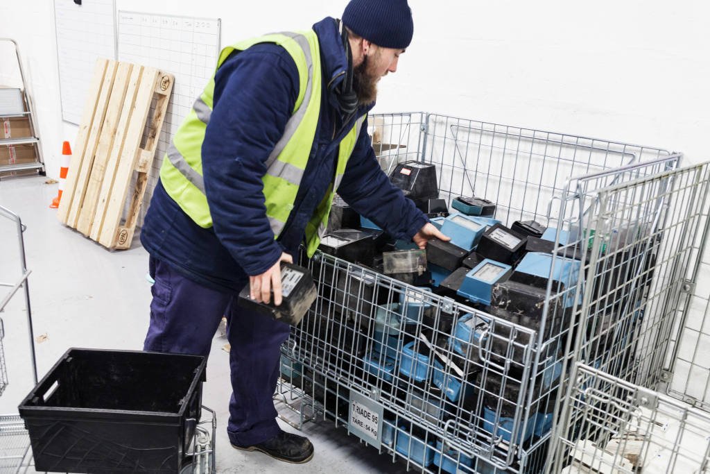 #LeSaviezVous ? ➡️Dans l'#Hérault, les équipes d'<a href="/APF_34/">APF Entreprises 34</a> et Triade avenir sud procèdent au recyclage des compteurs d'électricité. <a href="/enedis/">Enedis</a> soutient l'inclusion des personnes en situation de handicap par l'emploi direct et avec des établissements adaptés et protégés🙂#SEEPH2019