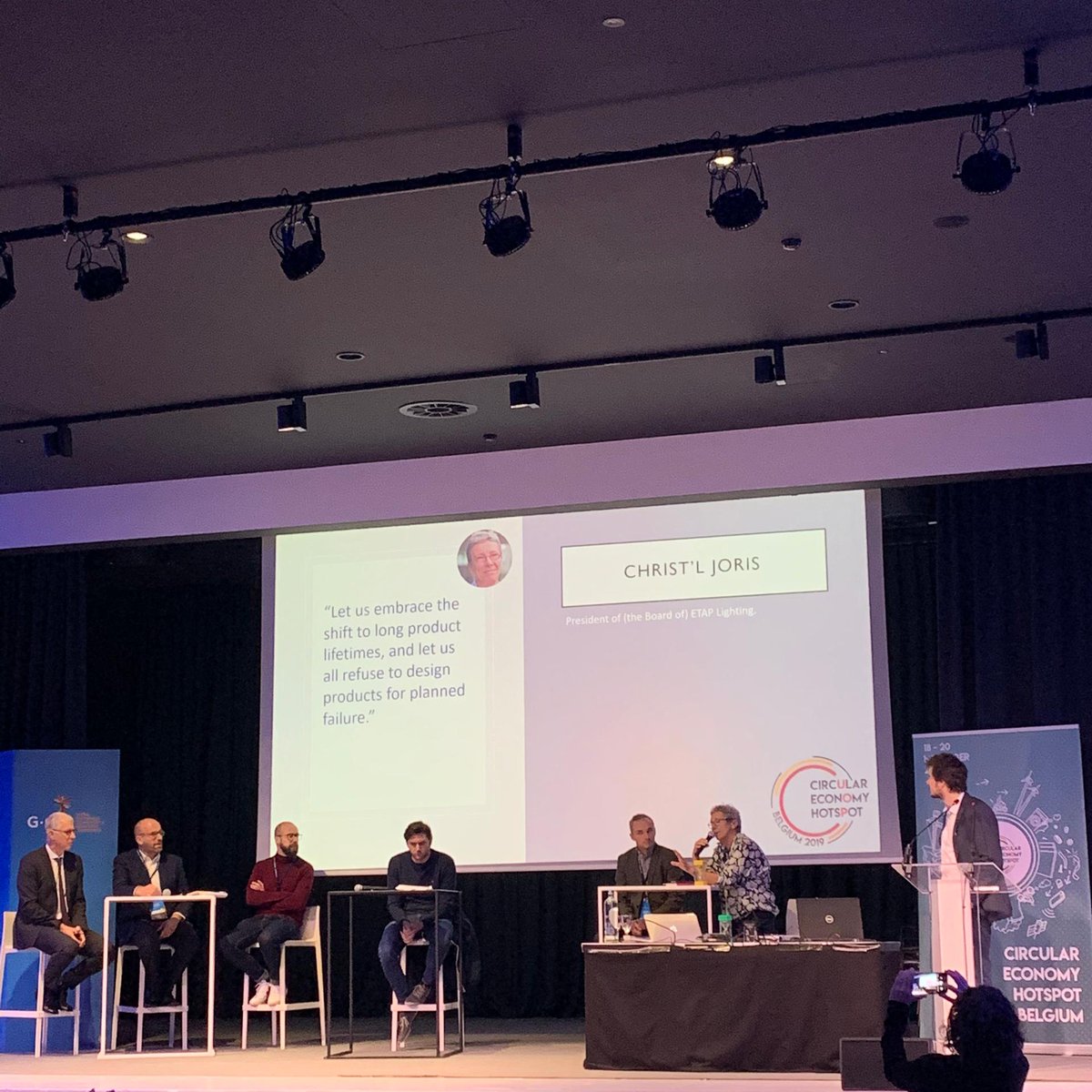 The #circulareconomy panel discussion gets off to a flying start with Crist’l Joris!

#circularbelgium
