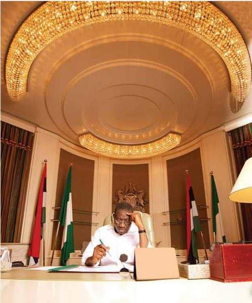 Happy birthday His Excellency.

Goodluck Jonathan our hero. 