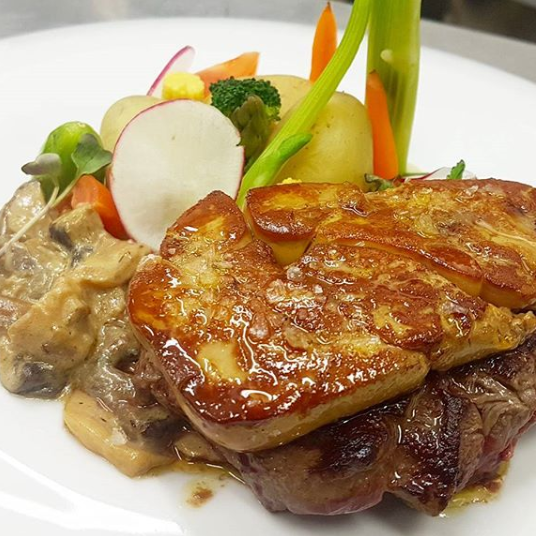 Salamero13's tweet photo. 😄¡Saborea la mejor #gastronomía zaragozana de la mano de #Restaurante Salamero 13!😄
😍Te esperamos con los brazos abiertos.😍
☎ 876 64 25 05 ☎ https://t.co/FypHhsrdAs