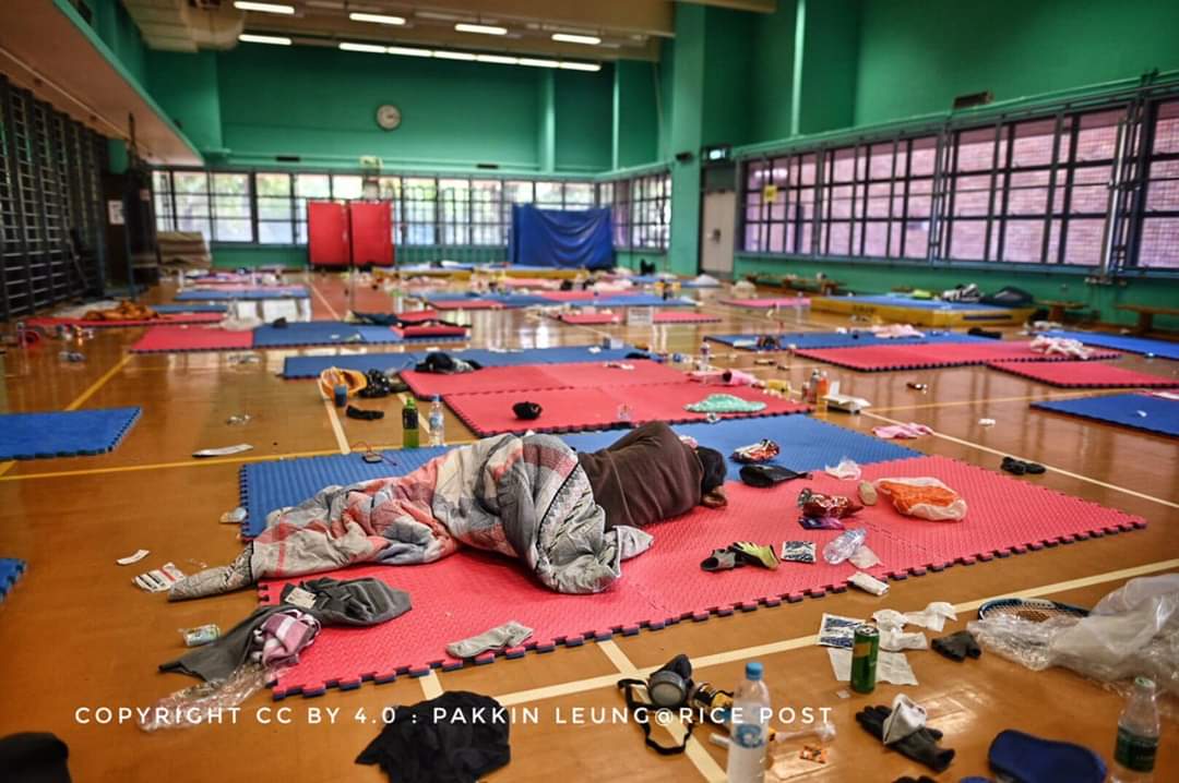 Beethosumsum's tweet photo. #PolyUHK 
Is this refugee centre? Protestors slept in the hall to resist communist regime.

#FiveDemandsNotOneLess https://t.co/N1pi5d82IF