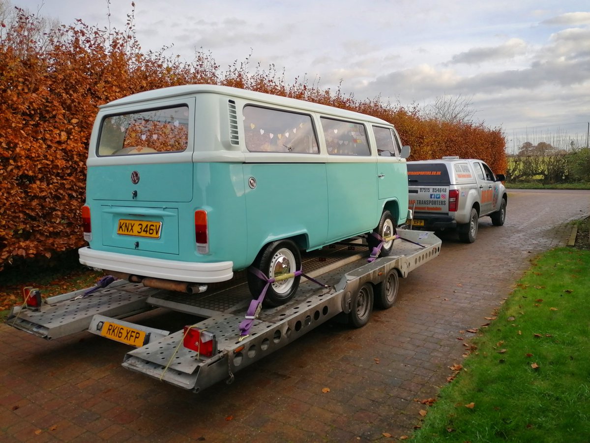 Starting the day transporting this classic VW camper from Telford to Oxford. Stunning van! #classiccartransport #campervantransport